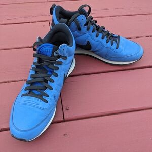 Nike Internationalists blue litmus and black for Men. Size 10.5